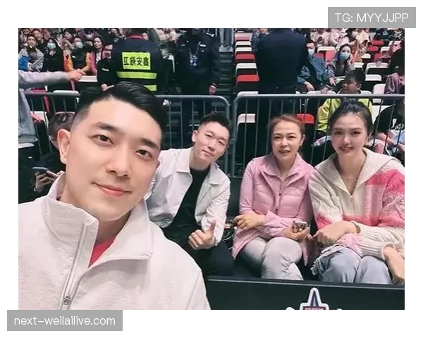 张常宁今天又穿家居服出现在训练场,明星气质和运动员状态到底怎么平衡的?